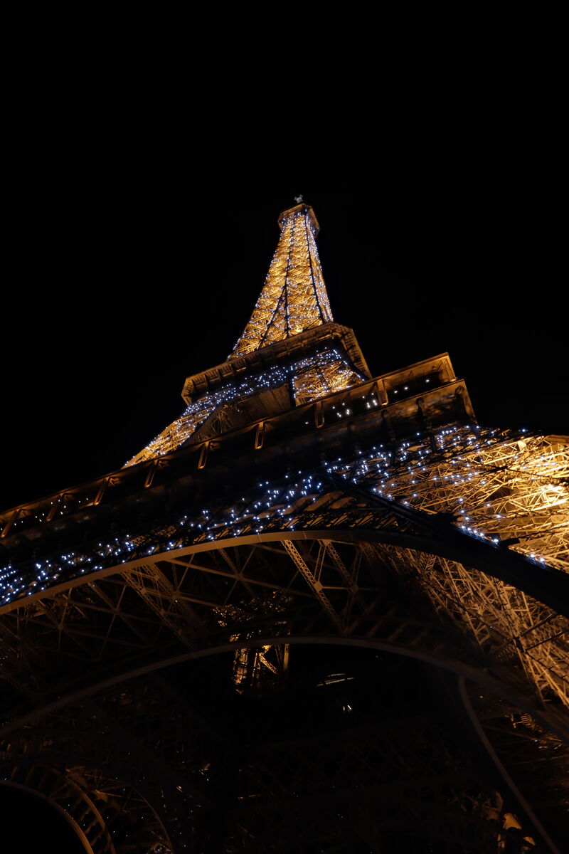Eiffel Tower (night)