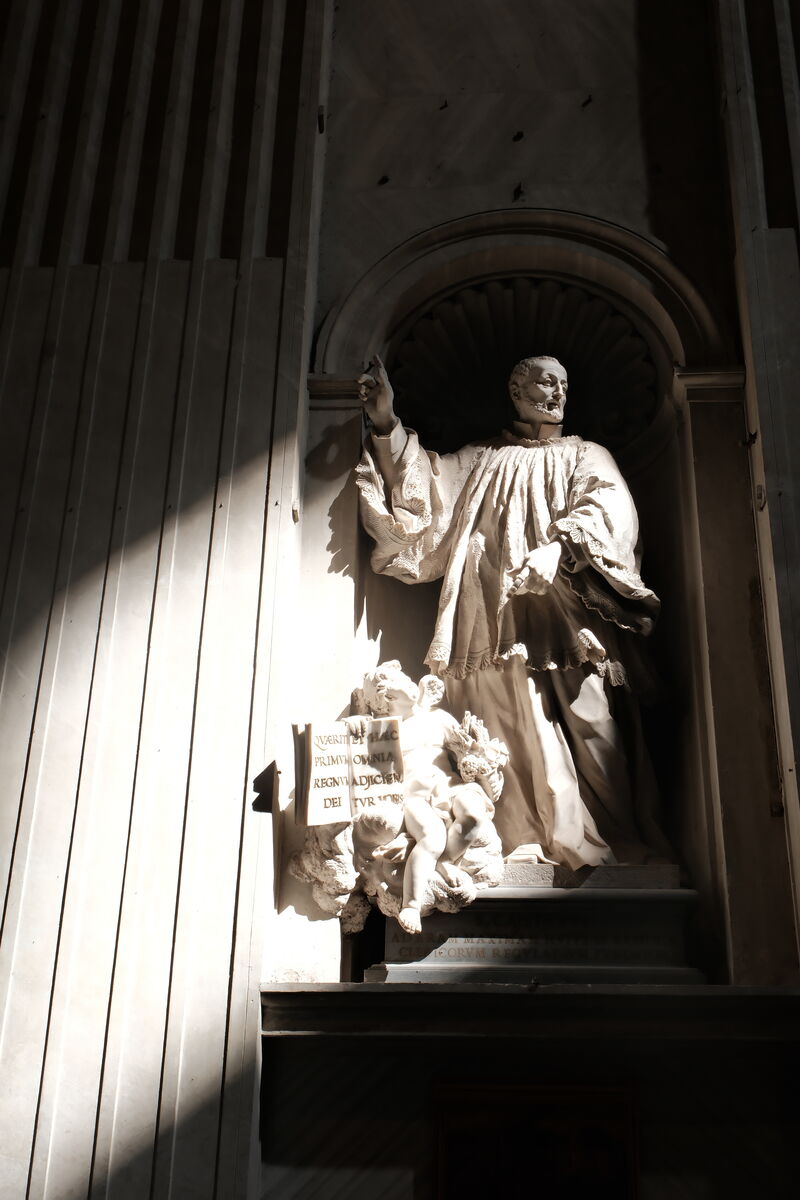 Eiffel Tower (daytime)