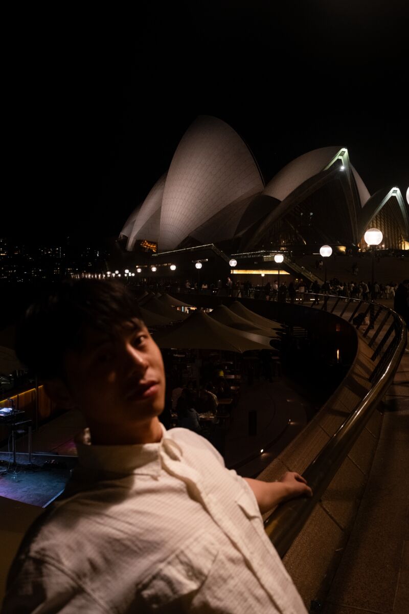 Eiffel Tower (daytime)