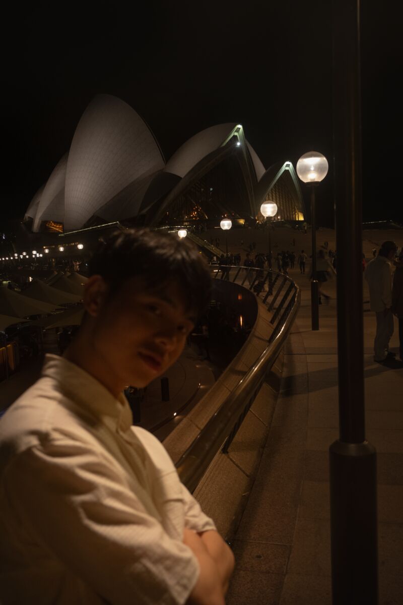 Eiffel Tower (daytime)